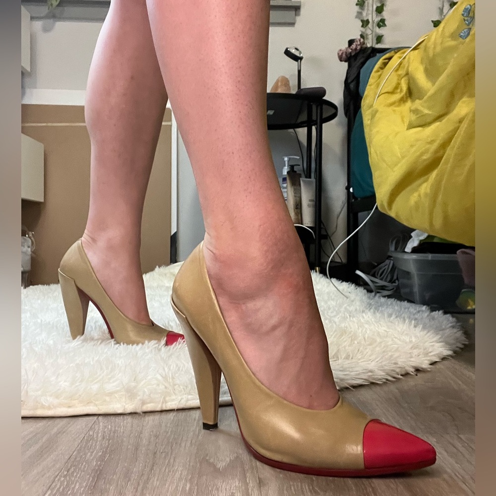 MICHAEL KORS size 40 italian leather knife edge heels with hot pink toe